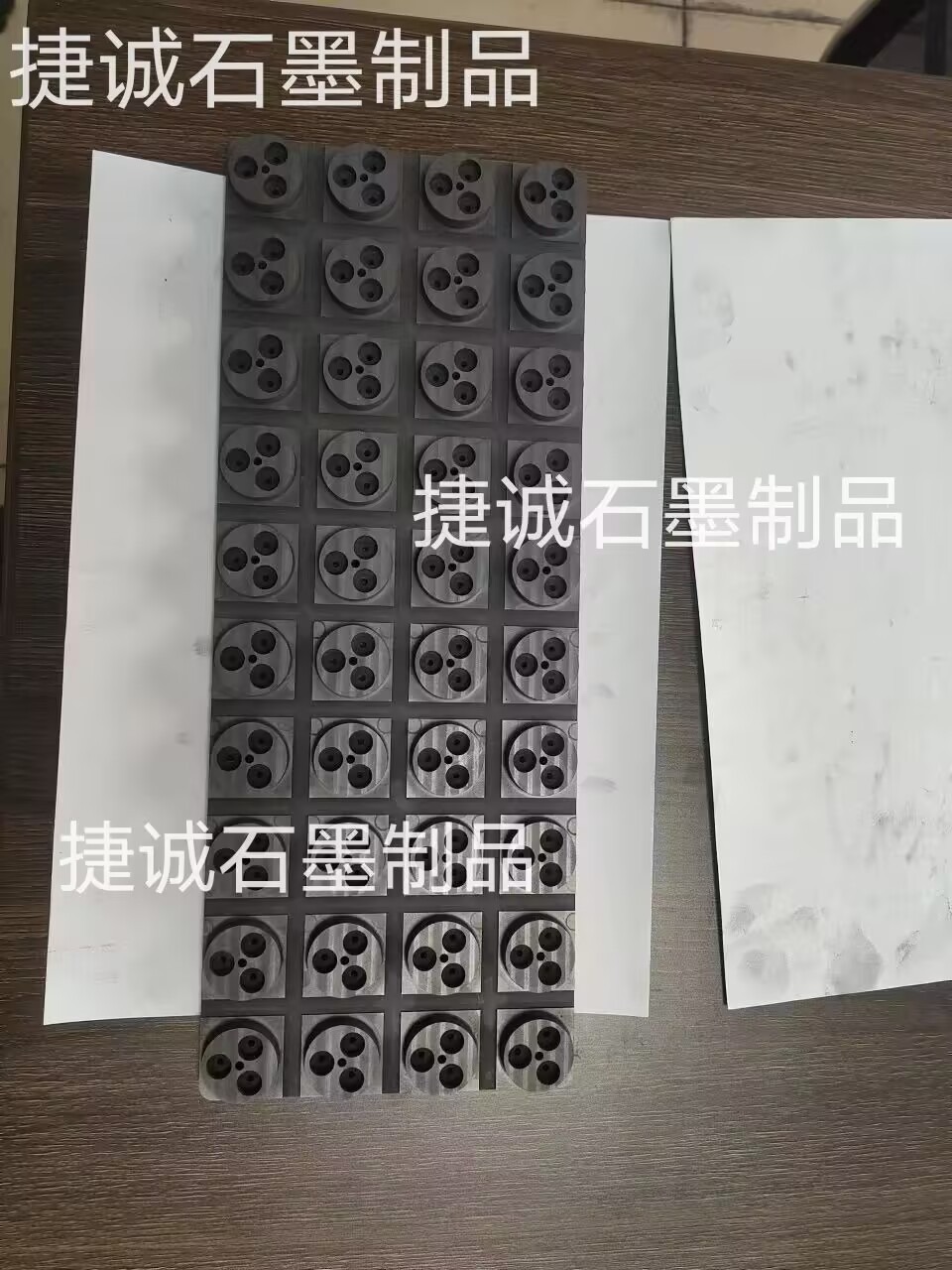 電子器件燒結用石墨治具，電子燒結石墨模具，半導體燒結石墨模具，二極管封裝石墨模具，燒結石墨模具，石墨模具，電子燒結石墨模具生產(chǎn)廠家，半導體燒結石墨模具生產(chǎn)廠家