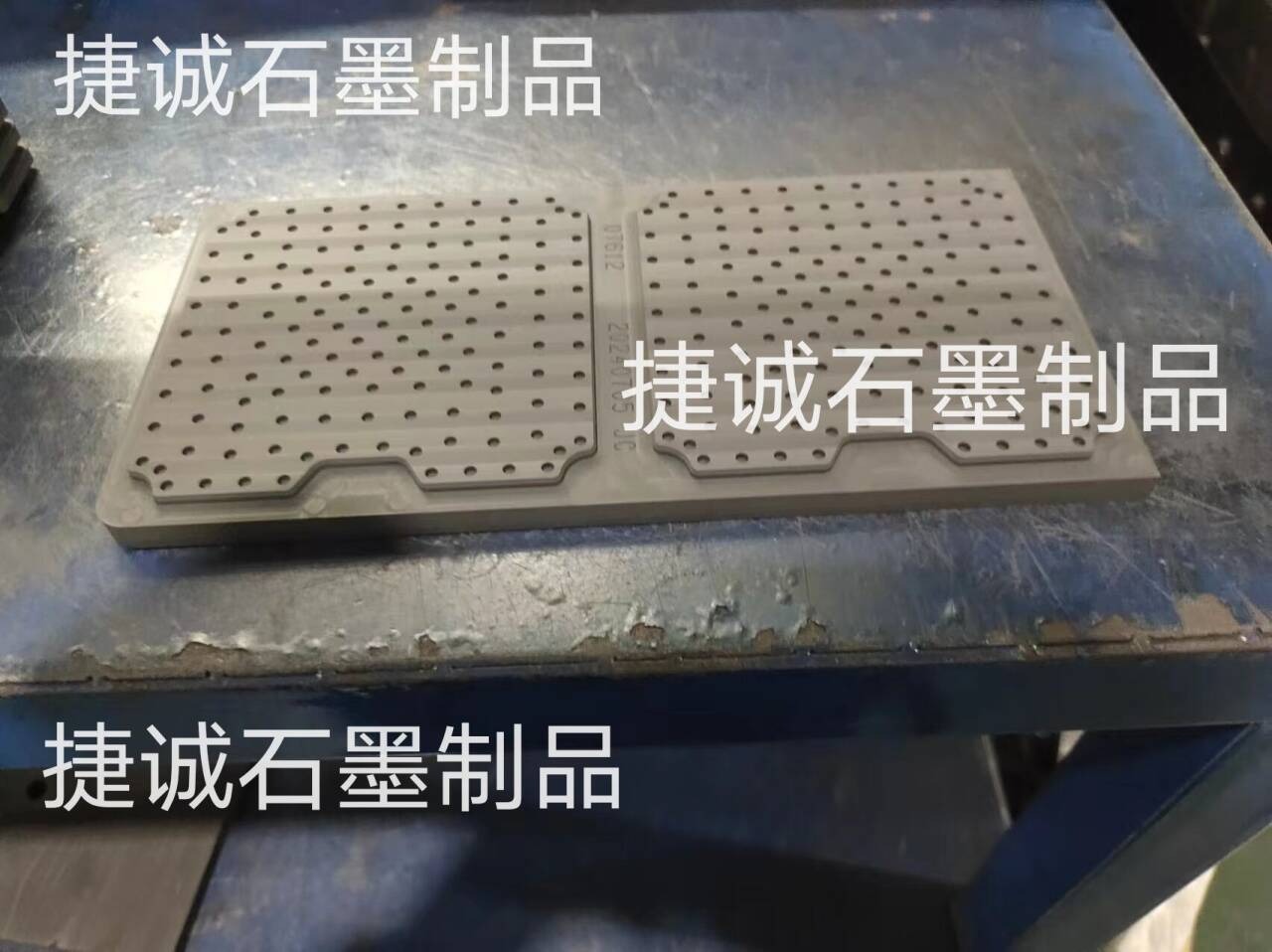 石墨治具，石墨模具，VC石墨模具，石墨夾具，燒結(jié)石墨模具，VC燒結(jié)石墨模具，散熱石墨模具，焊網(wǎng)石墨模具，石墨模具加工，高純石墨模具，石墨模具加工廠，石墨模具生產(chǎn)廠家